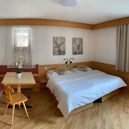 Bed & Breakfast Garni Tobia Campitello di Fassa Exterior photo