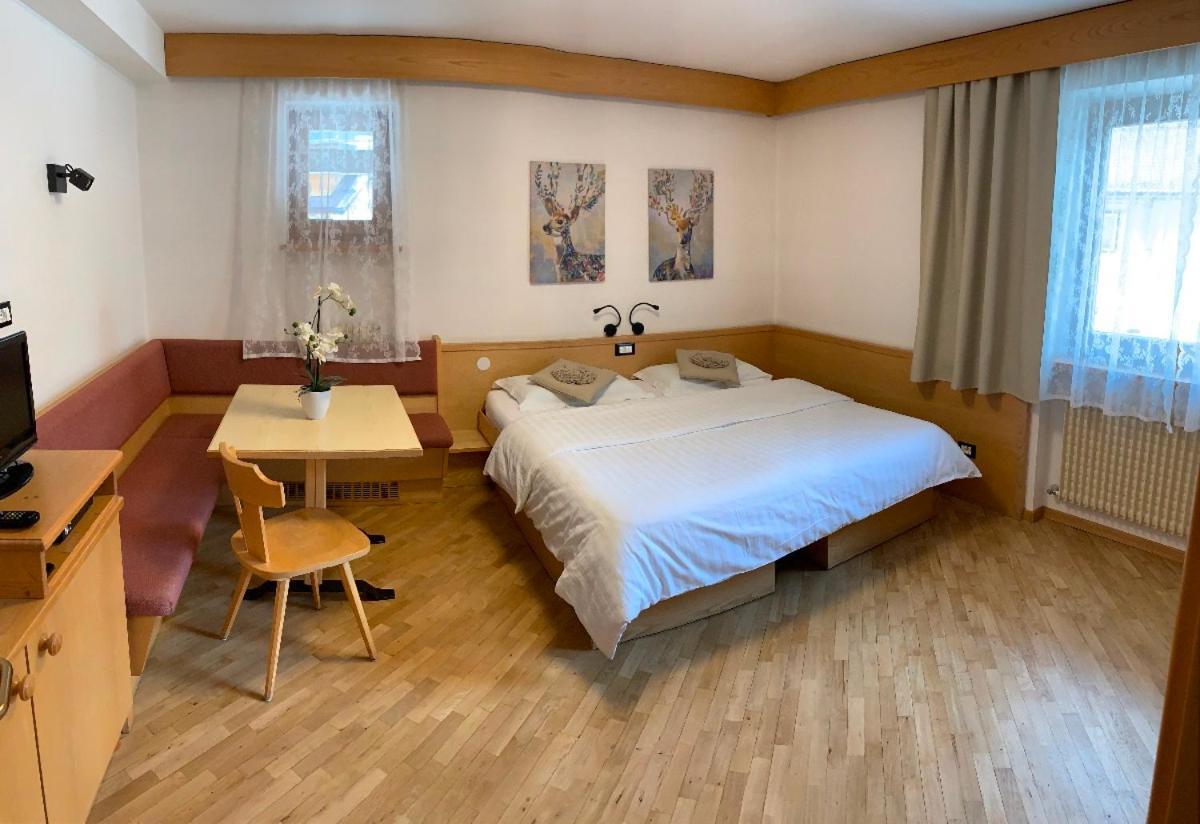 Bed & Breakfast Garni Tobia Campitello di Fassa Exterior photo