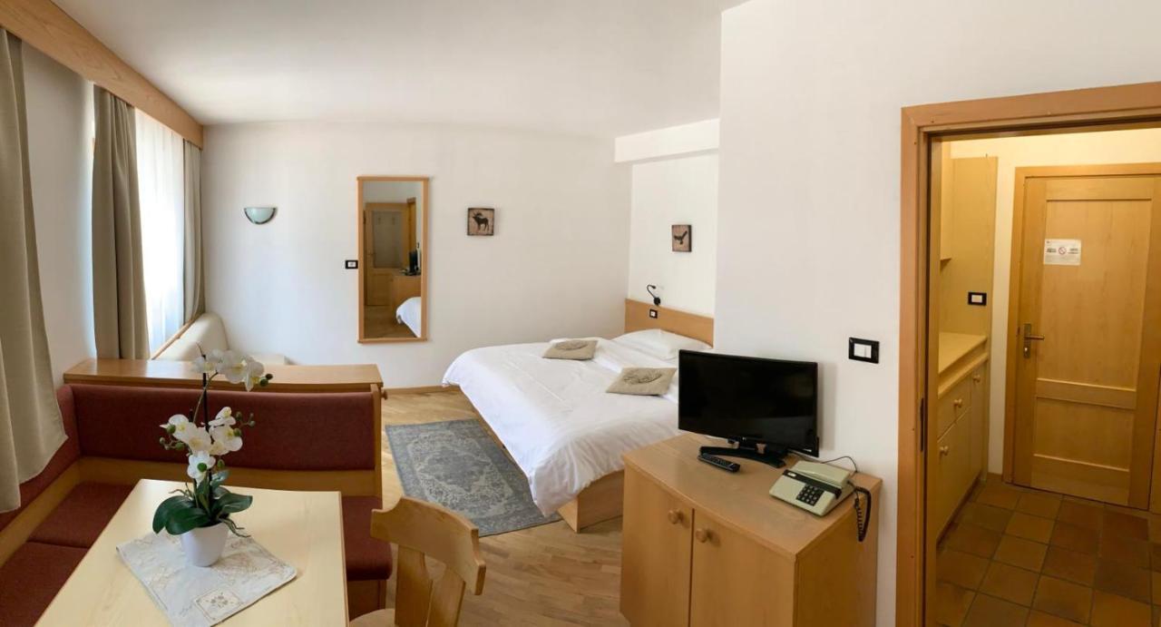 Bed & Breakfast Garni Tobia Campitello di Fassa Exterior photo